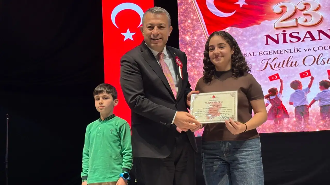 trabzonda-bayram-sevinci-23-nisan-coskuyla-kutlandi