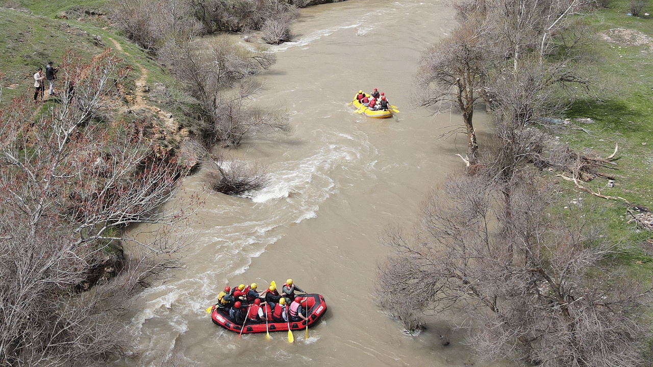 gumushanedeki-kelkit-cayinda-rafting-etkinligi-yapildi
