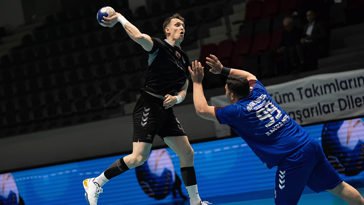 trabzonda-hentbol-play-off-macinda-spor-toto-ile-buyuksehir-karsilasti