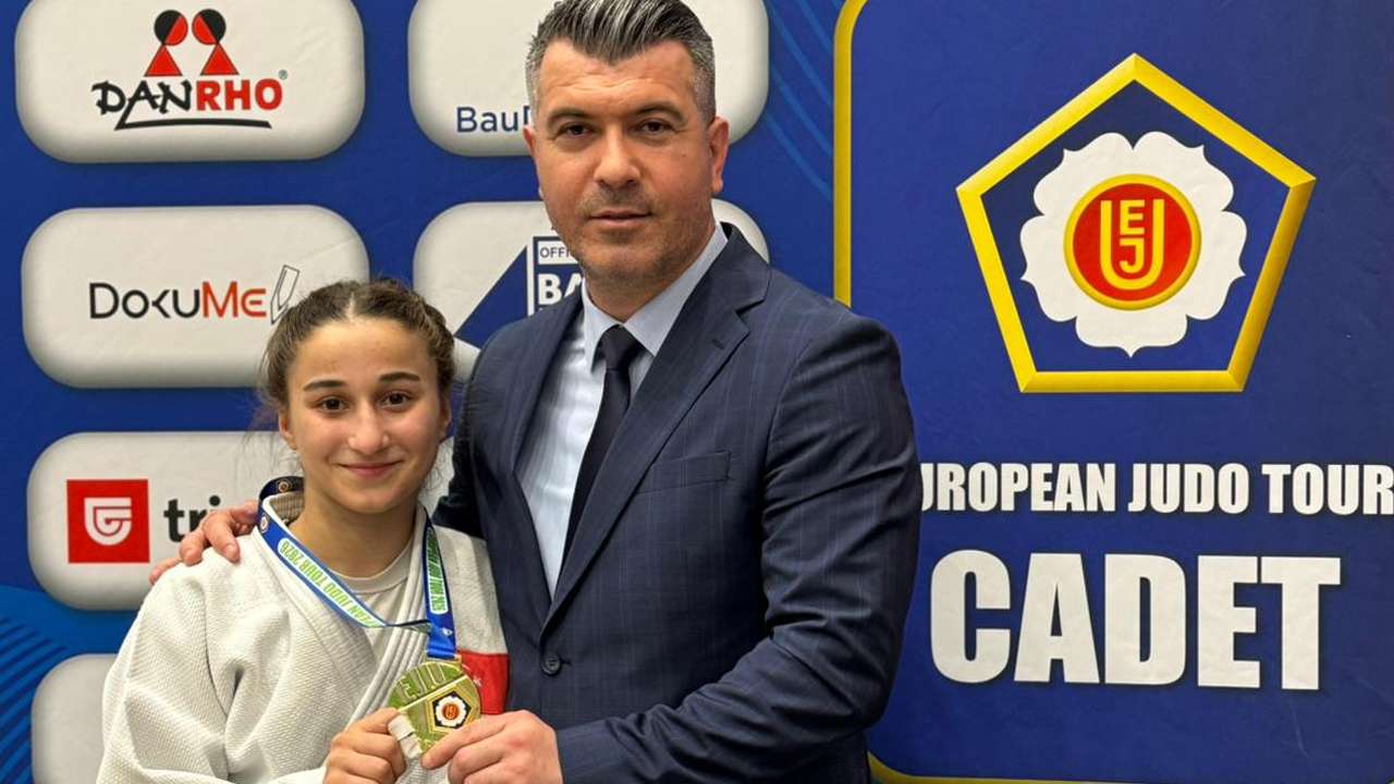 trabzonlu-sporcular-govde-gosterisine-devam-ediyor-yagmur-yilmazturkten-bir-altin-daha