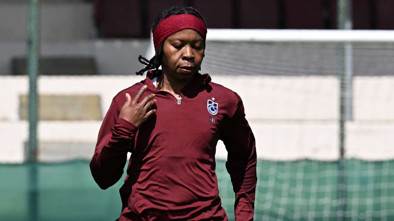 trabzonsporlu-futbolcudan-onuachu-yorumu-o-benim-kralim