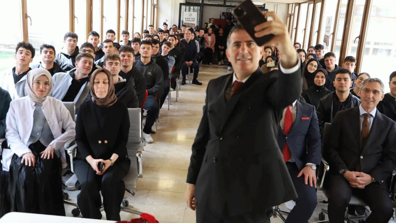 bayburt-lisesinde-ogrencilerle-kariyer-bulusmasi