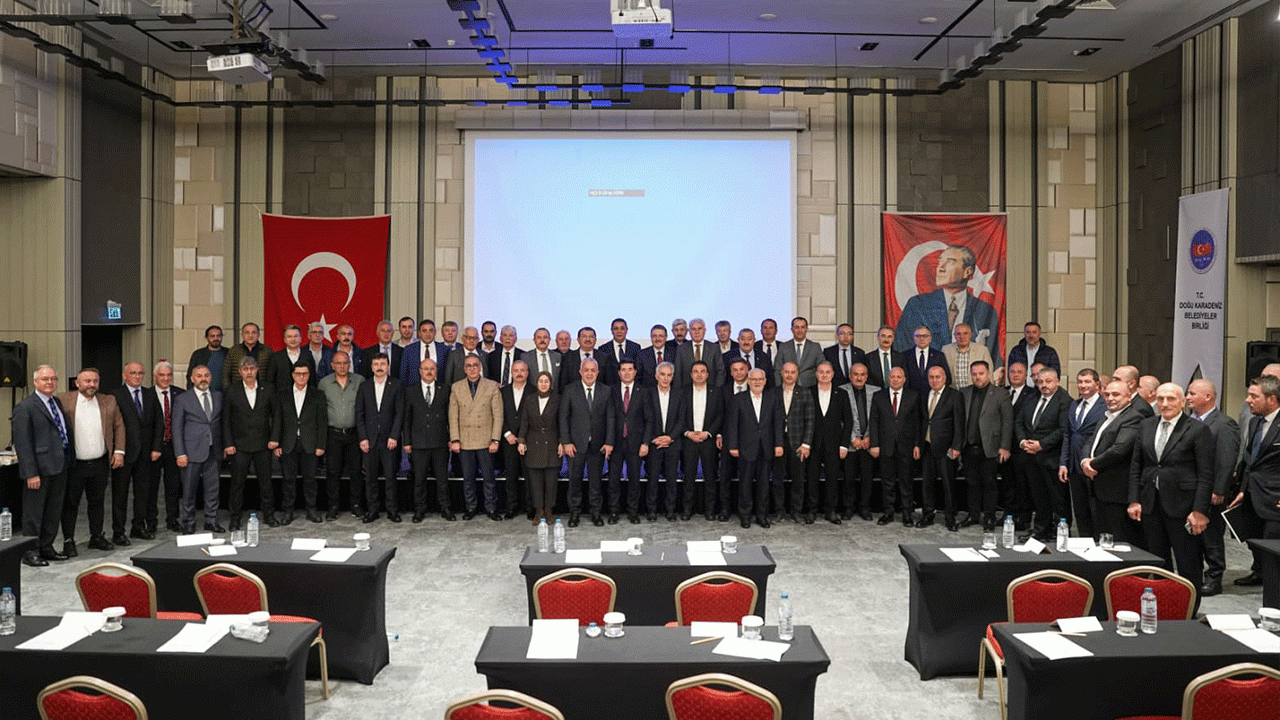 ahmet-kayadan-dkbb-toplantisinda-ayrimcilik-vurgusu-operasyonlar-kimlige-zarar-veriyor