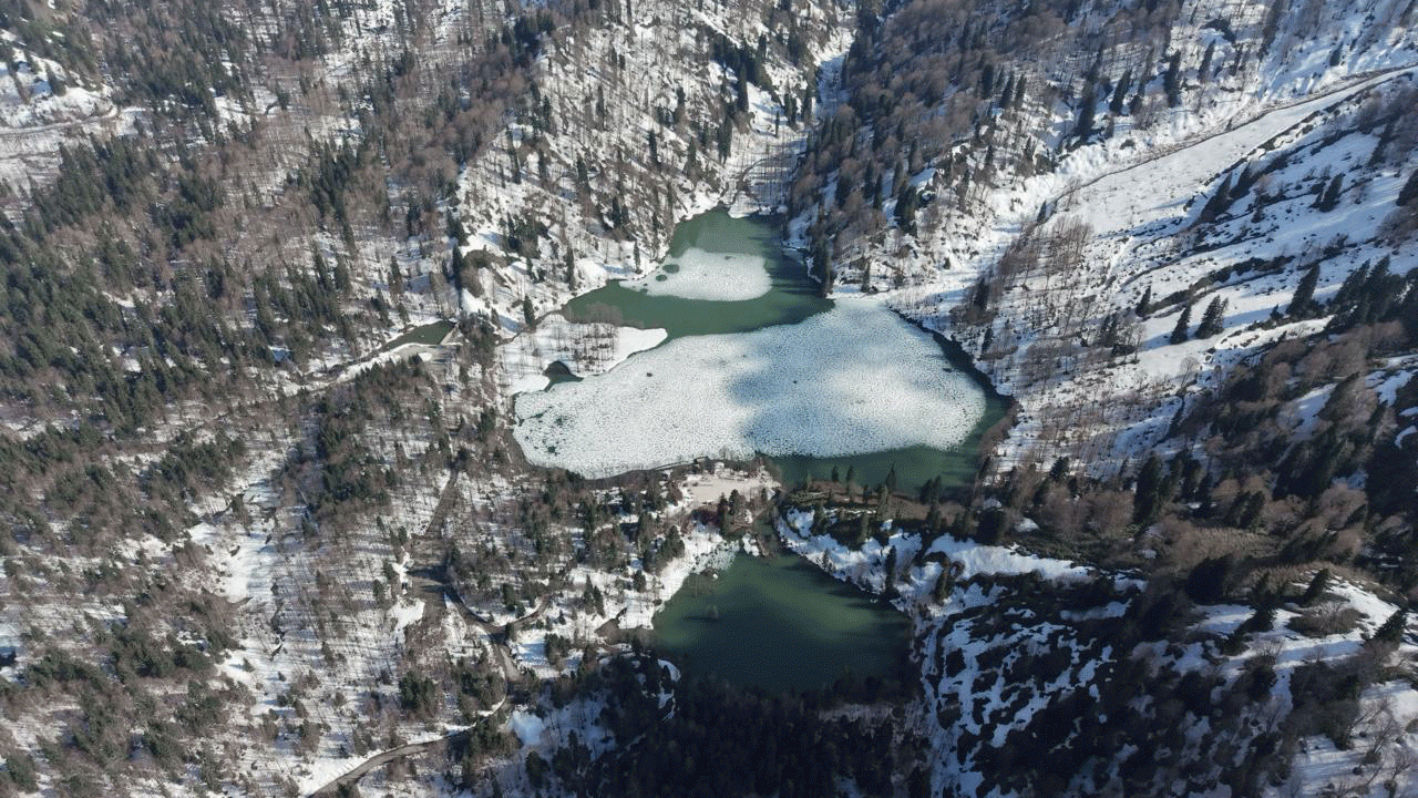 borcka-karagol-karla-kapli-dogasiyla-buyuluyor