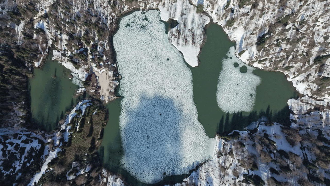 borcka-karagol-karla-kapli-dogasiyla-buyuluyor