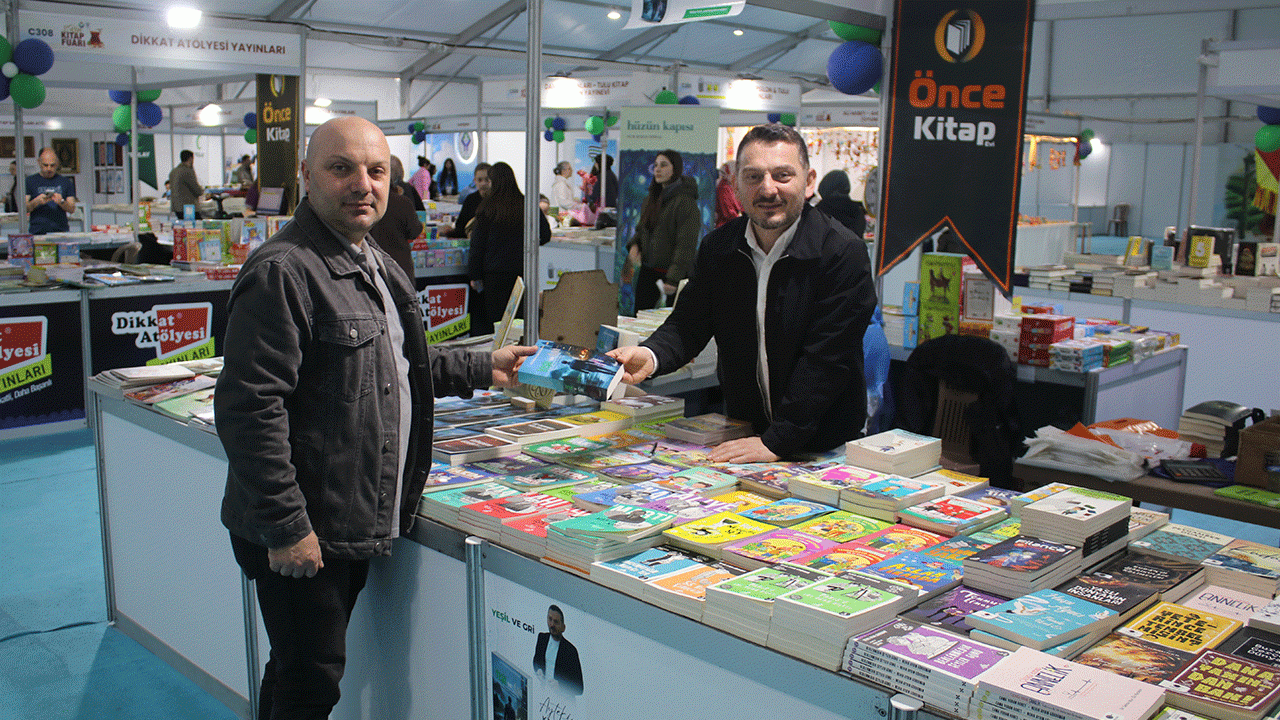 rizeli-gazeteci-aytekin-kalenderden-gercek-hikayeden-dogan-roman-yesil-gri