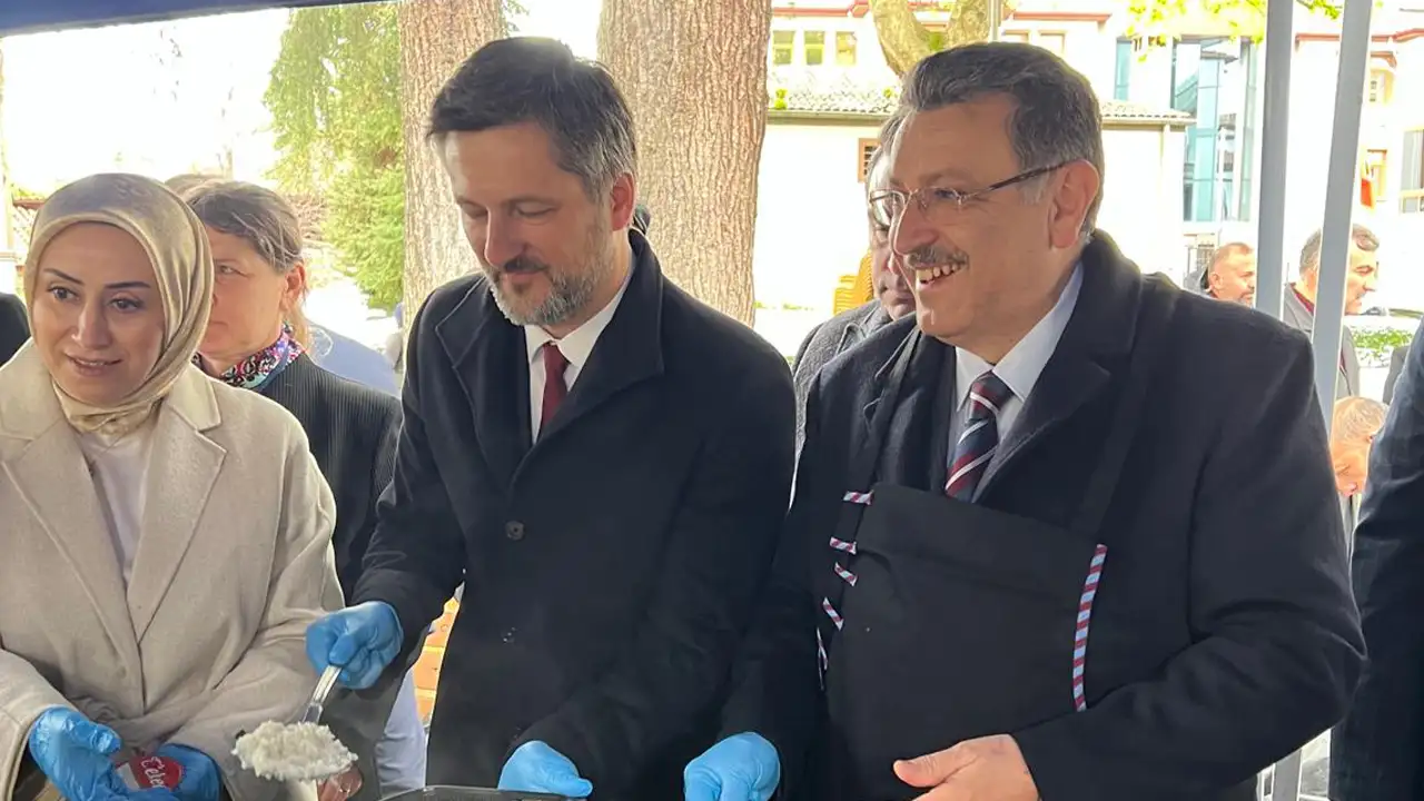 kanuni-evinde-bust-acilisi-macar-buyukelcisi-trabzona-veda-etti