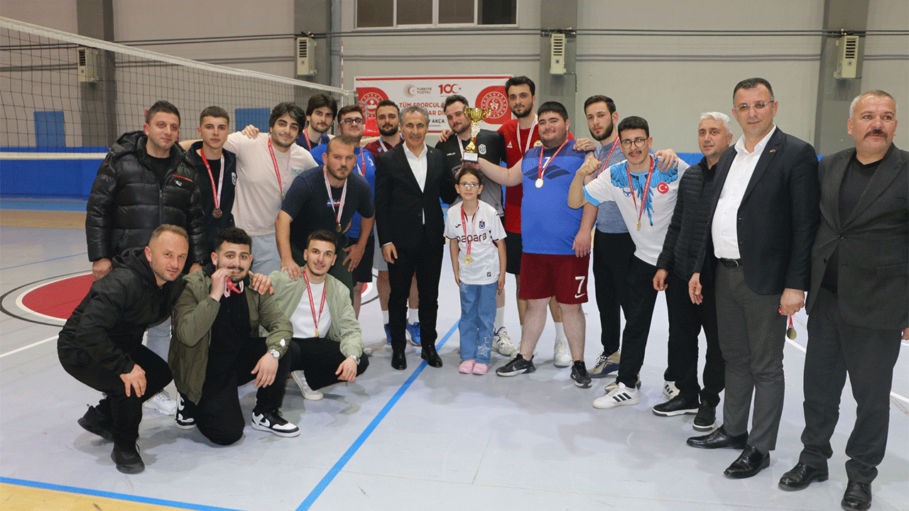 ofta-bahar-voleybol-turnuvasini-ivyanspor-kazandi