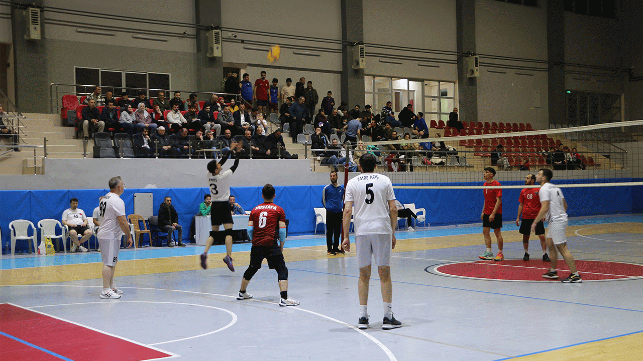 ofta-bahar-voleybol-turnuvasini-ivyanspor-kazandi