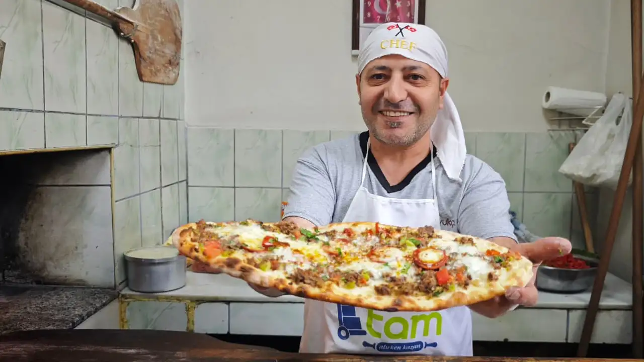 artvinde-65-yillik-pide-ustaligi-3-kusaktir-suruyor