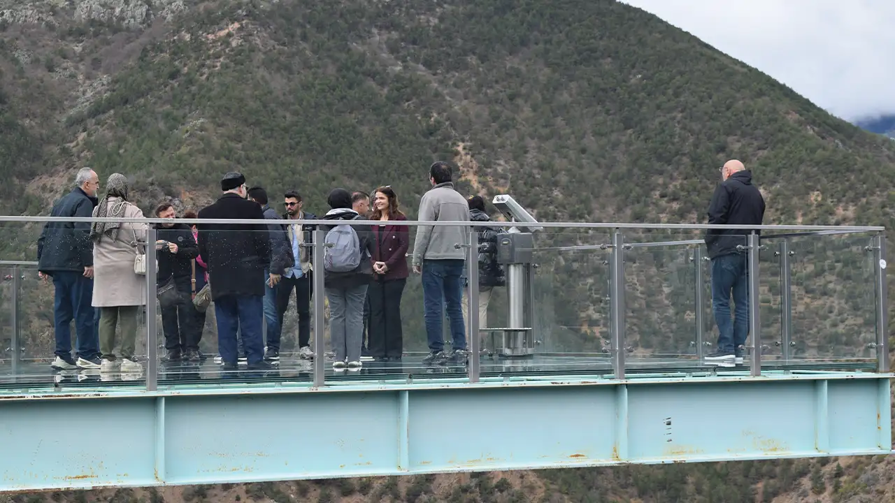 tureb-uyeleri-gumushanede-turizm-destinasyonlarini-gezdi