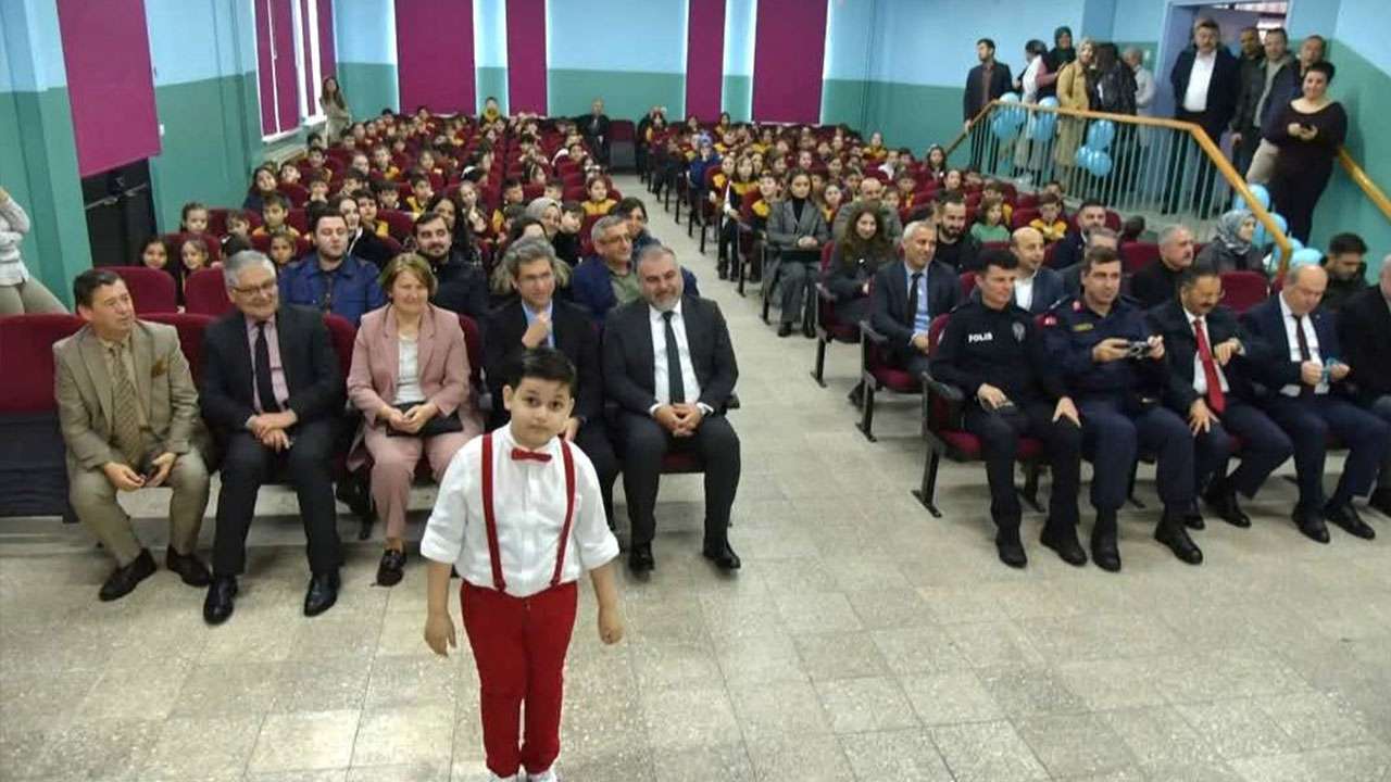 giresunda-otizmli-ogrenciden-ilk-kisisel-resim-sergisi