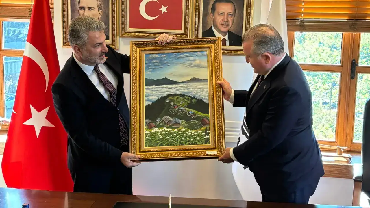 bakan-osman-askin-baktan-ak-parti-trabzon-il-binasi-ziyareti-trabzonspor-sehri-kimligini-guclendiriyor