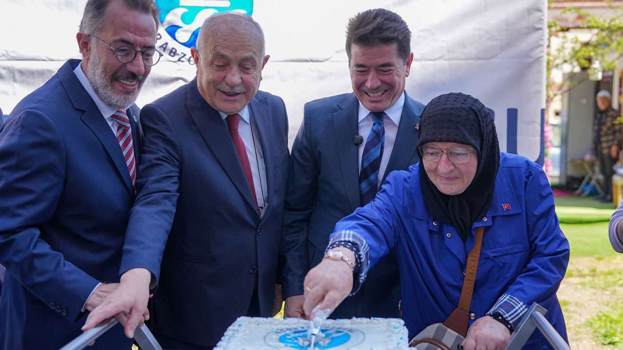 baskan-kayadan-destek-700-fidan-toprakla-bulusturuldu