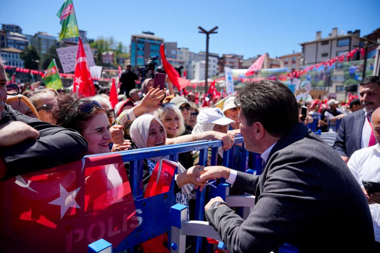 ahmet-kayaya-rizede-yogun-ilgi