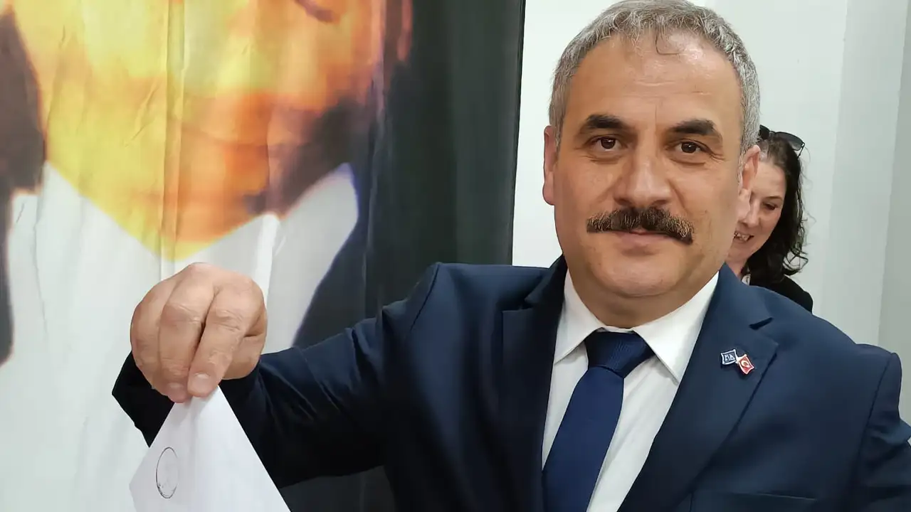 anahtar-parti-mackada-guven-tazeledi-koksal-danismaz-yeniden-baskan-secildi