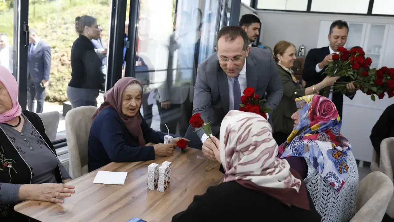 baskan-ekimden-anneler-gunu-mesaji