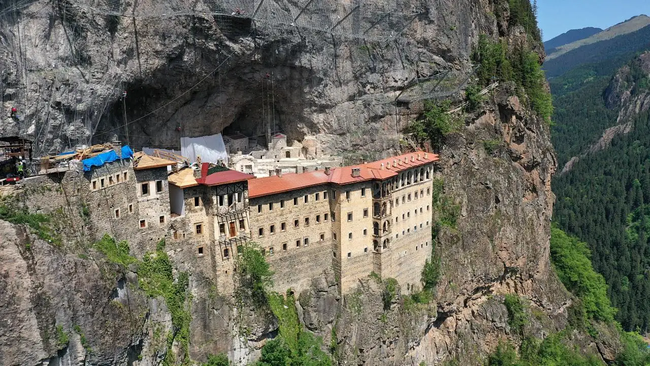 sumela-manastirinda-otopark-ve-trafik-cilesi-sikayetlerin-farkindayiz