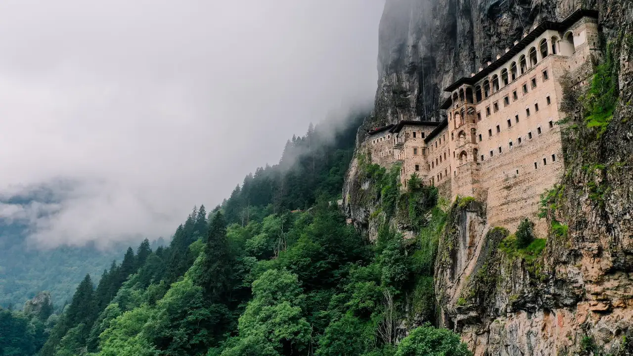 tamer-erdogan-trabzon-turizmini-haber61e-anlatti-trabzonun-hedefi-sezon-disi-donemi-canlandirmak