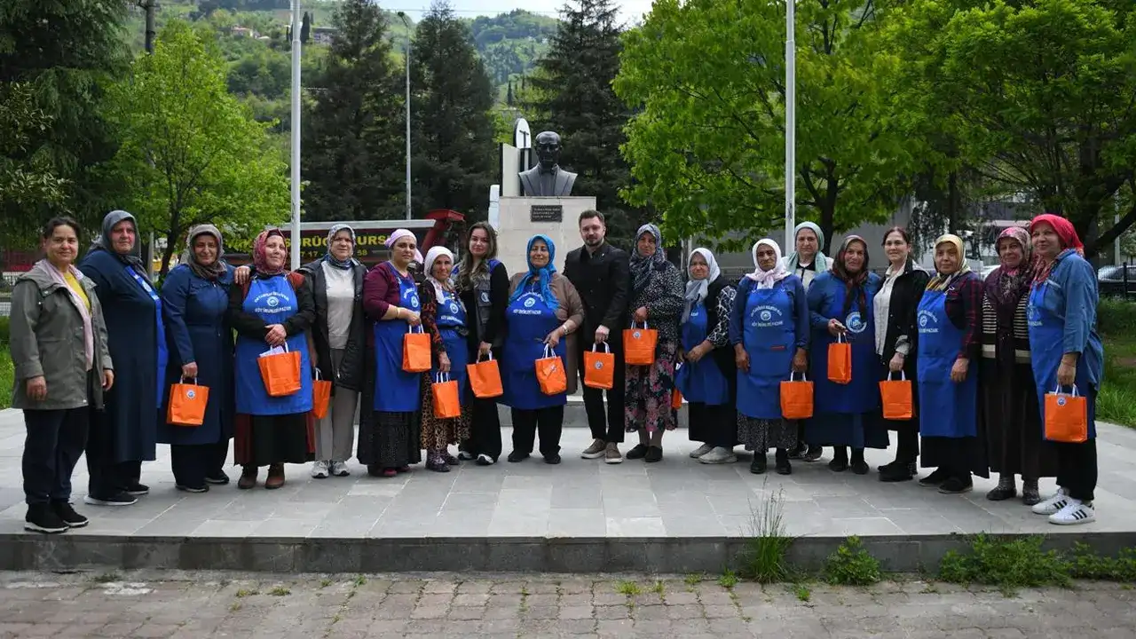 ortahisar-belediyesinden-anneler-gununde-anlamli-ziyaretler