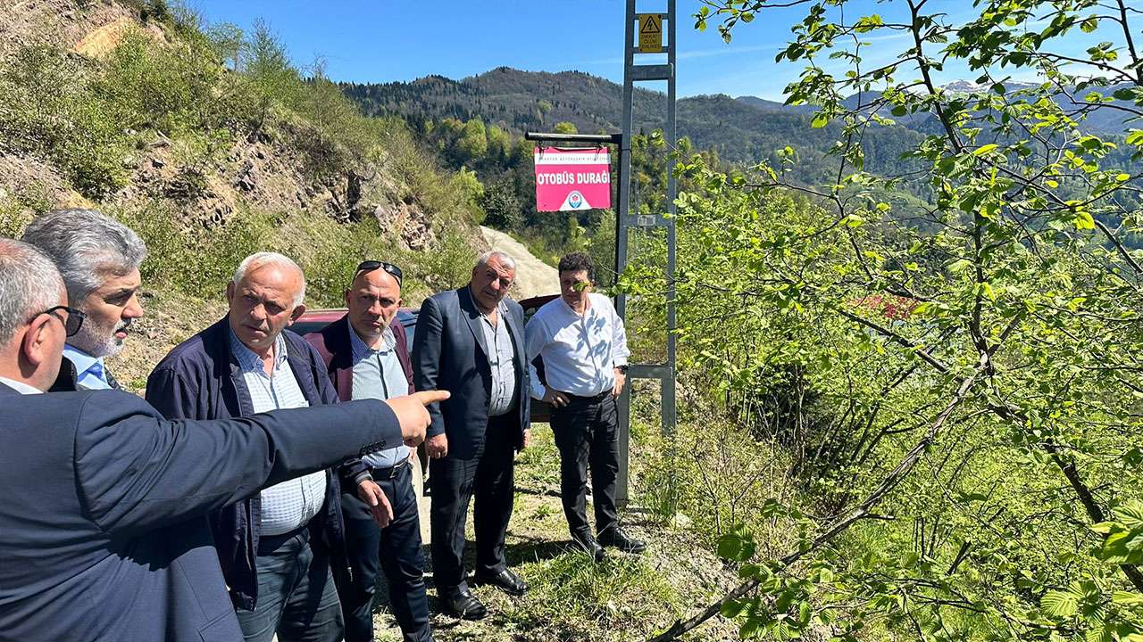 trabzonda-milletvekili-buyukaydin-heyelan-sonrasi-bolgeye-gitti