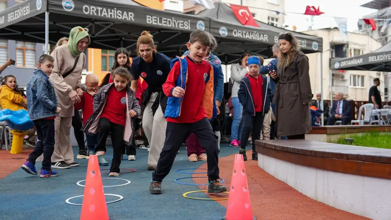 ortahisar-belediyesinden-ozel-bireylerin-yuzunu-gulduren-festival