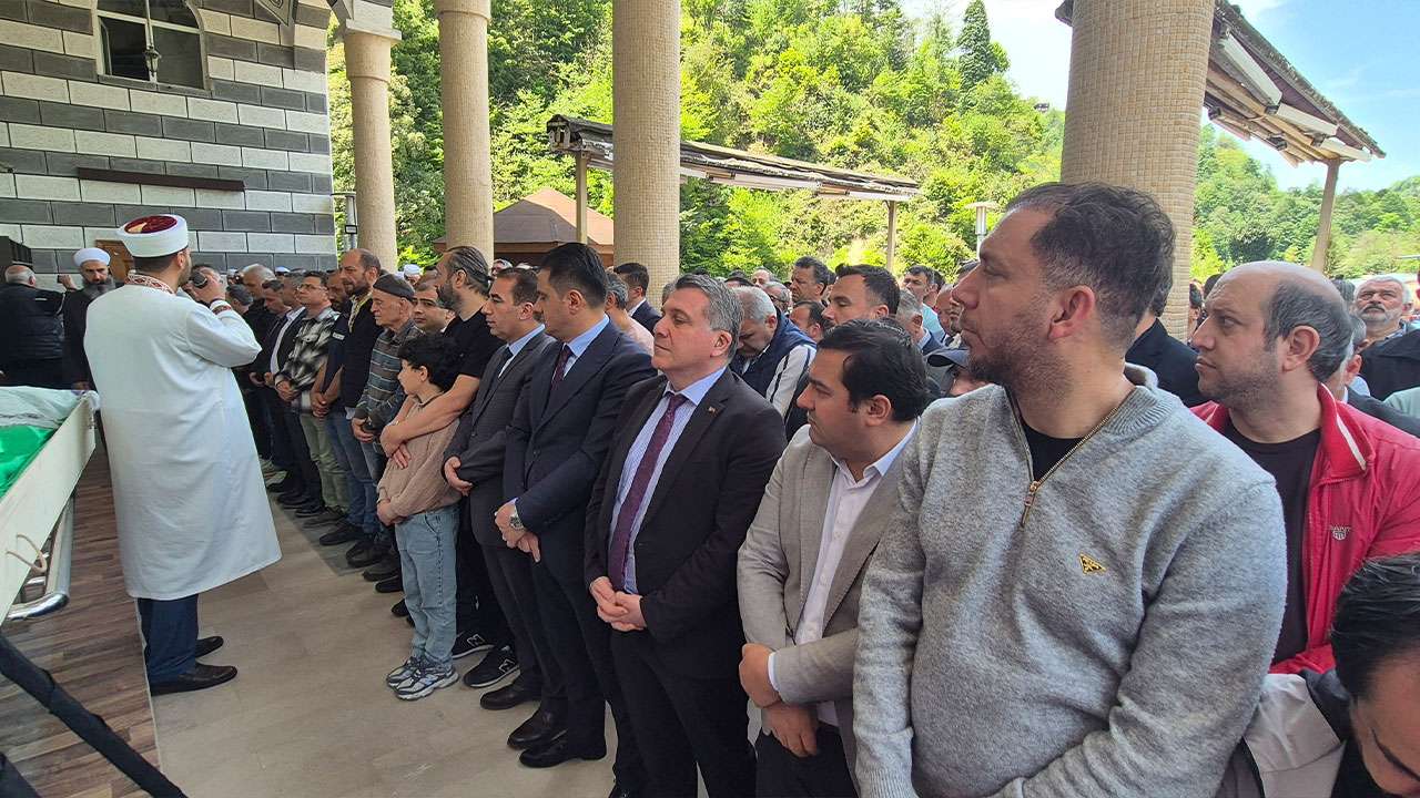 trabzon-basini-baskan-kucuku-yalniz-birakmadi-fatma-kucuk-son-yolculuguna-ugurlandi