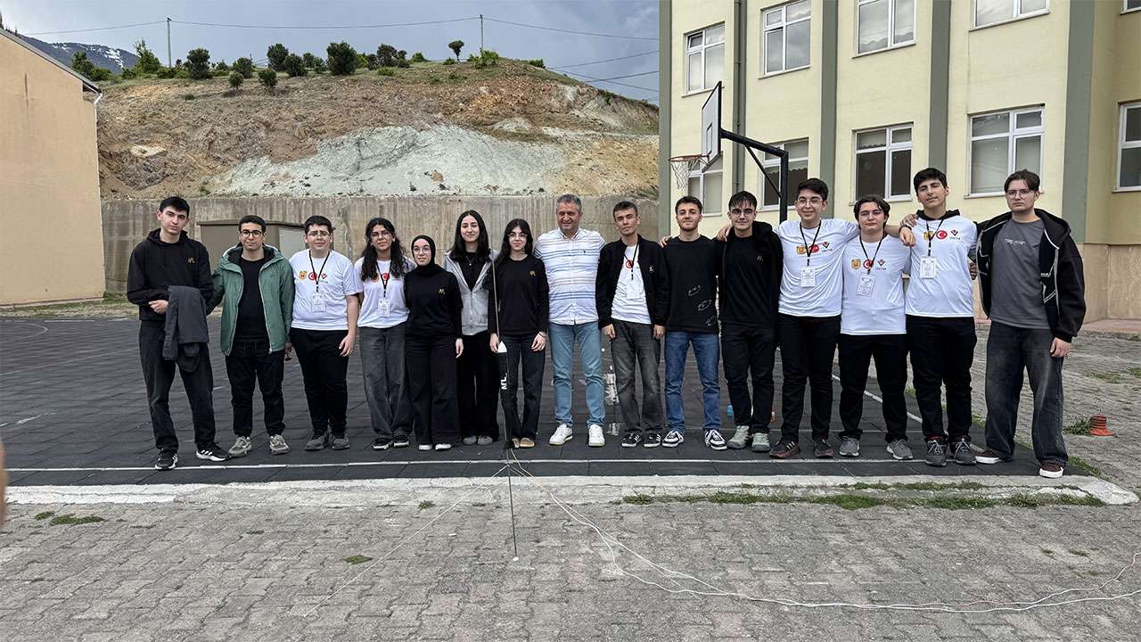 artvin-fen-lisesinde-19-projenin-yer-aldigi-bilim-fuari-acildi