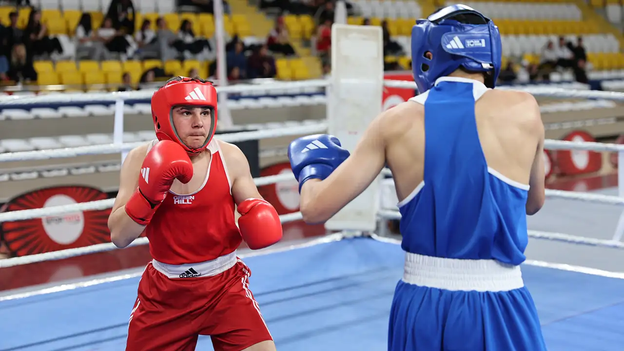 bayburtta-gencler-b-turkiye-boks-sampiyonasi-basladi