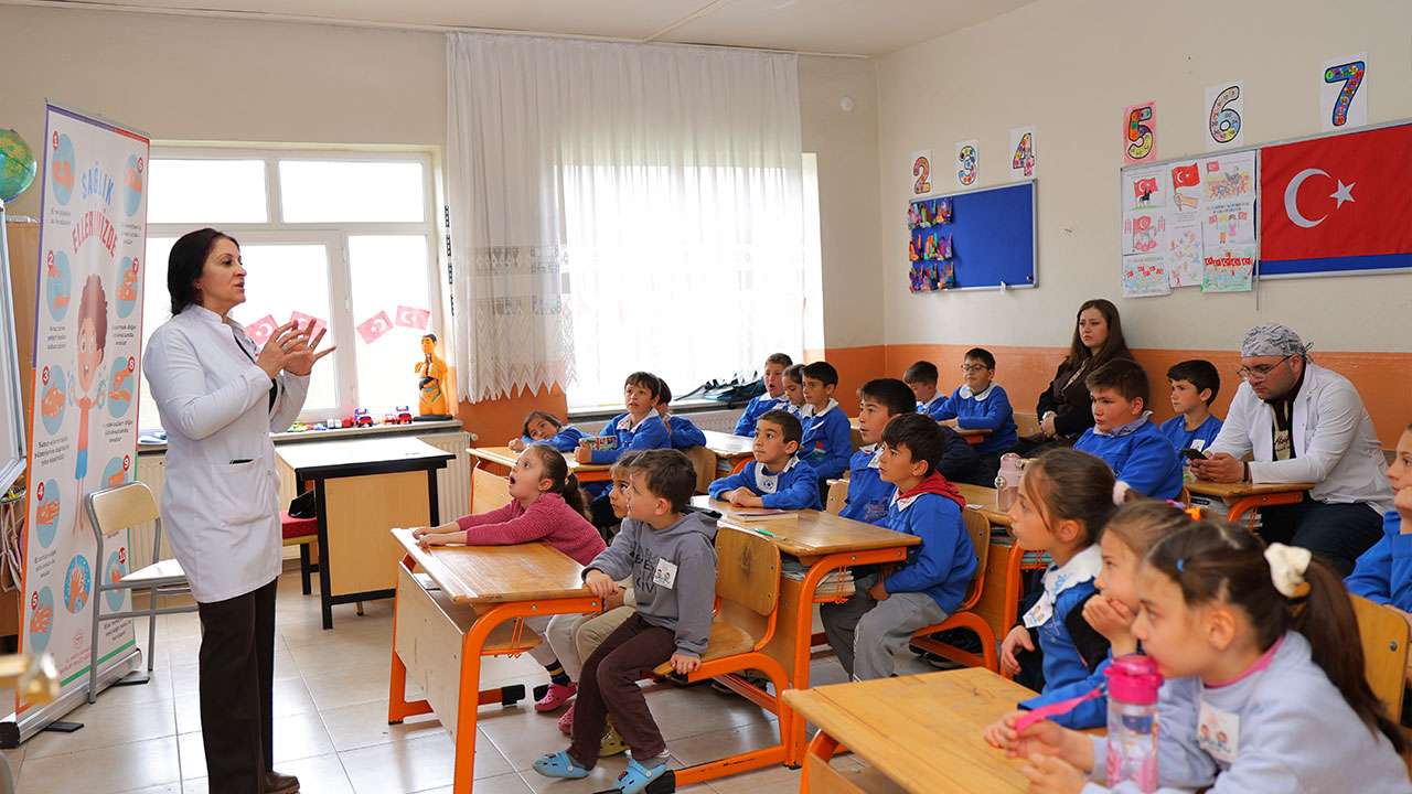bayburtta-ogrencilere-saglik-bilinci-asilayan-egitim-programi