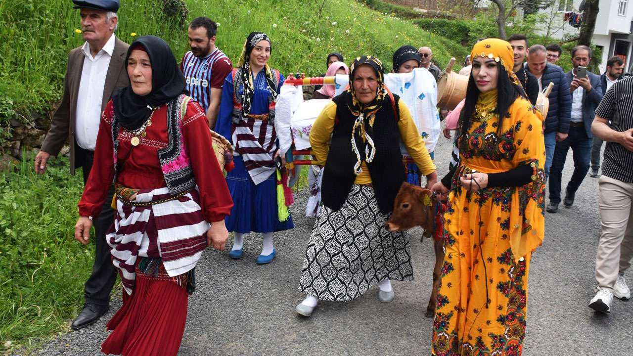 macka-yazilitasta-asirlik-yayla-gocu-kulturu-yeniden-canlandi