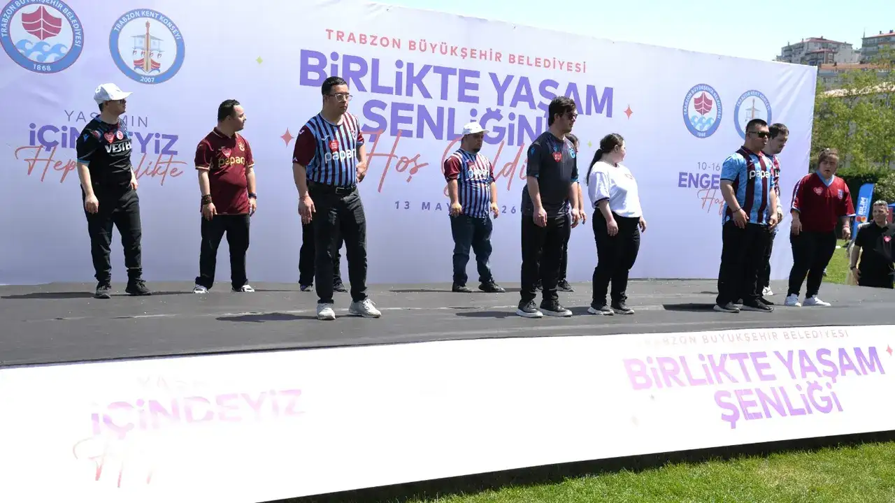 trabzon-ozel-bireyler-avni-akerde-gonullerince-eglendi