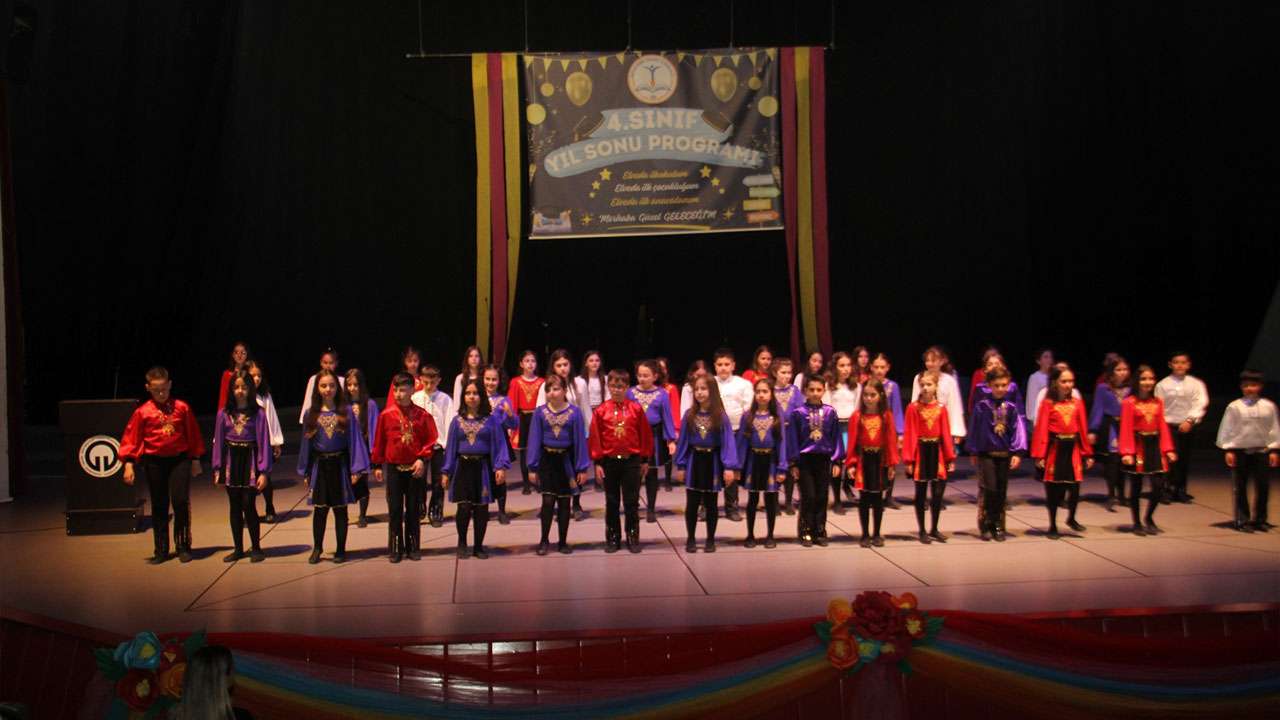 trabzon-ticaret-ilkokulundan-yil-sonu-programina-yogun-ilgi