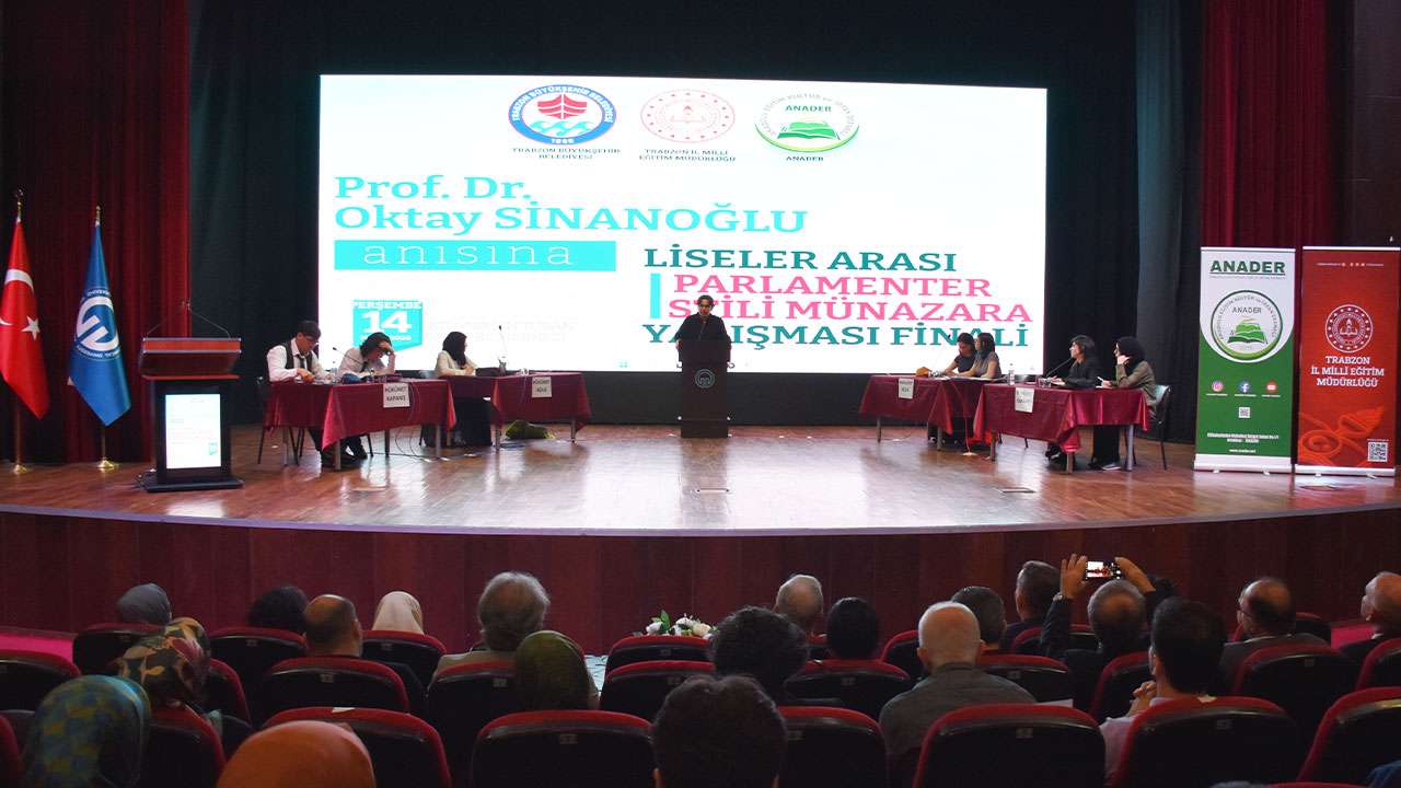 trabzonda-oktay-sinanoglu-anisina-munazara-finali-yapildi