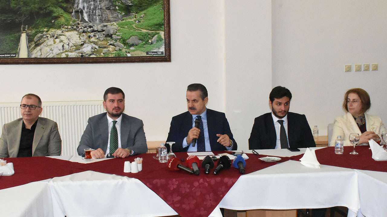 artvinde-yatirimlar-masaya-yatirildi-360-kilometre-yol