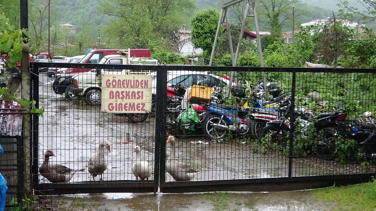 milyonluk-cip-otoparkta-curumeye-terk-edildi-arac-sahibi-otopark-masrafina-tepki-gosterdi