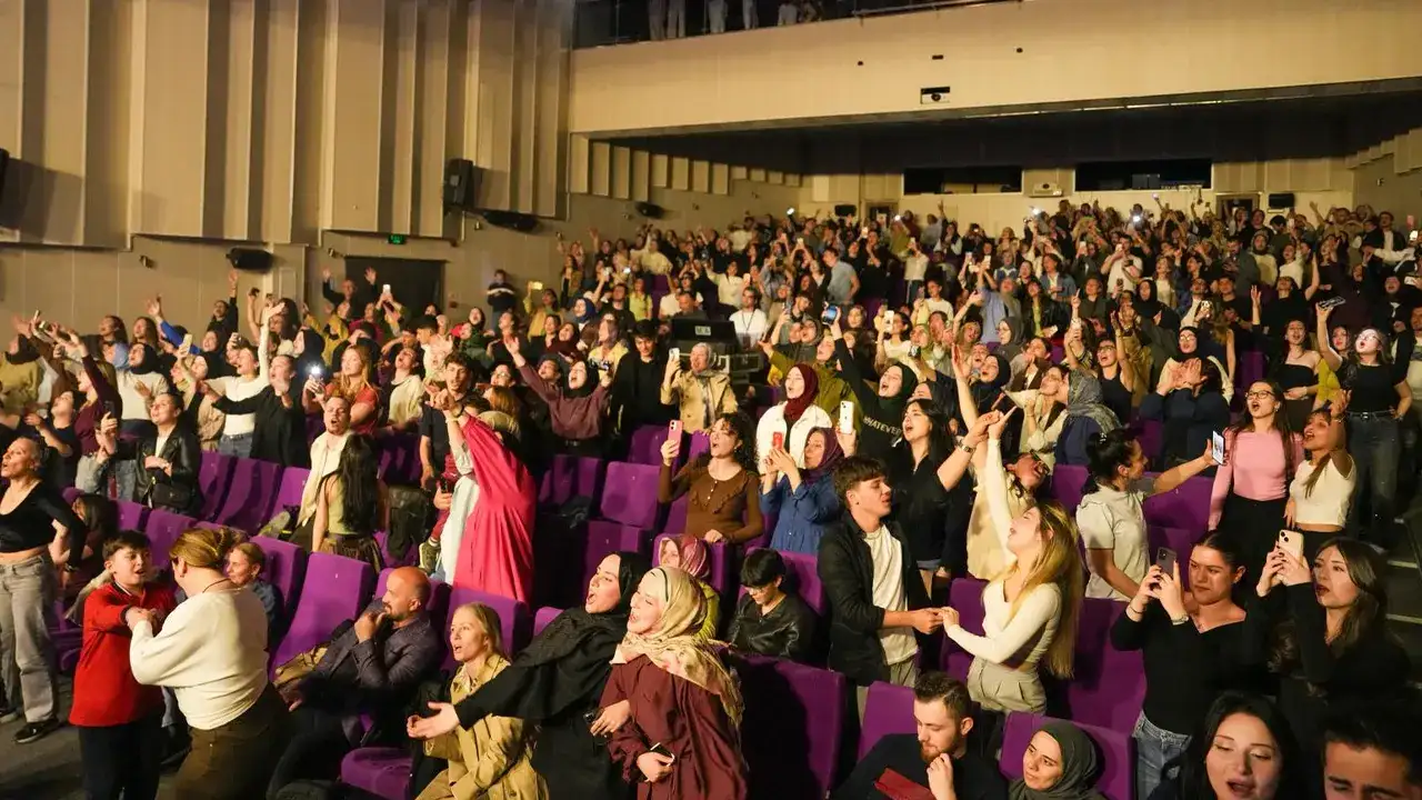 trabzonda-ikilem-konserine-yogun-ilgi