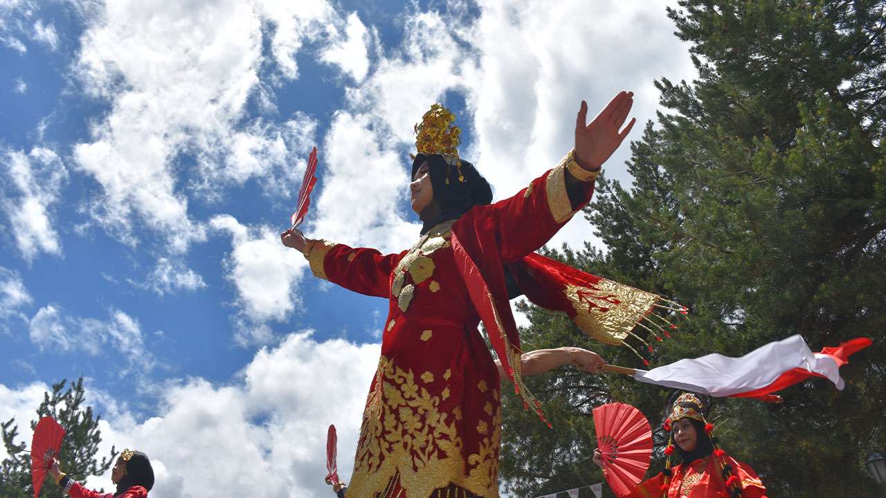 gumushane-universitesinde-gunifest-bahar-senlikleri-basladi