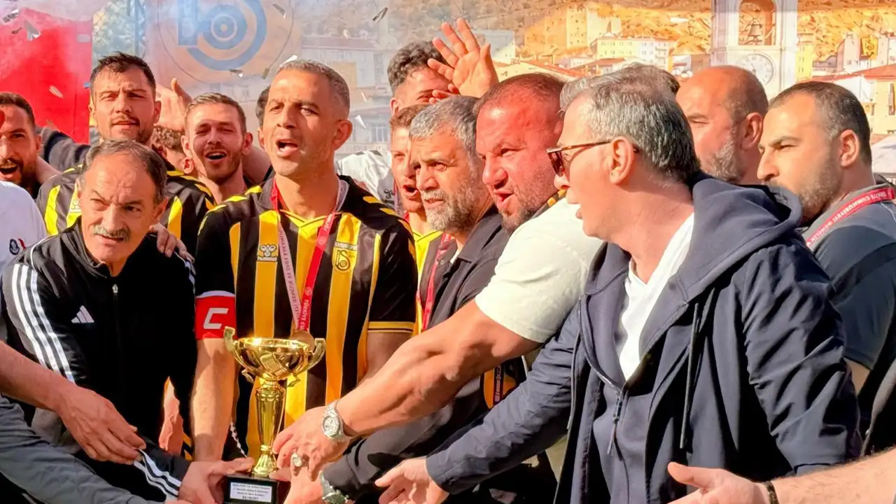 bayburtspor-sampiyon-olarak-bala-yukseldi
