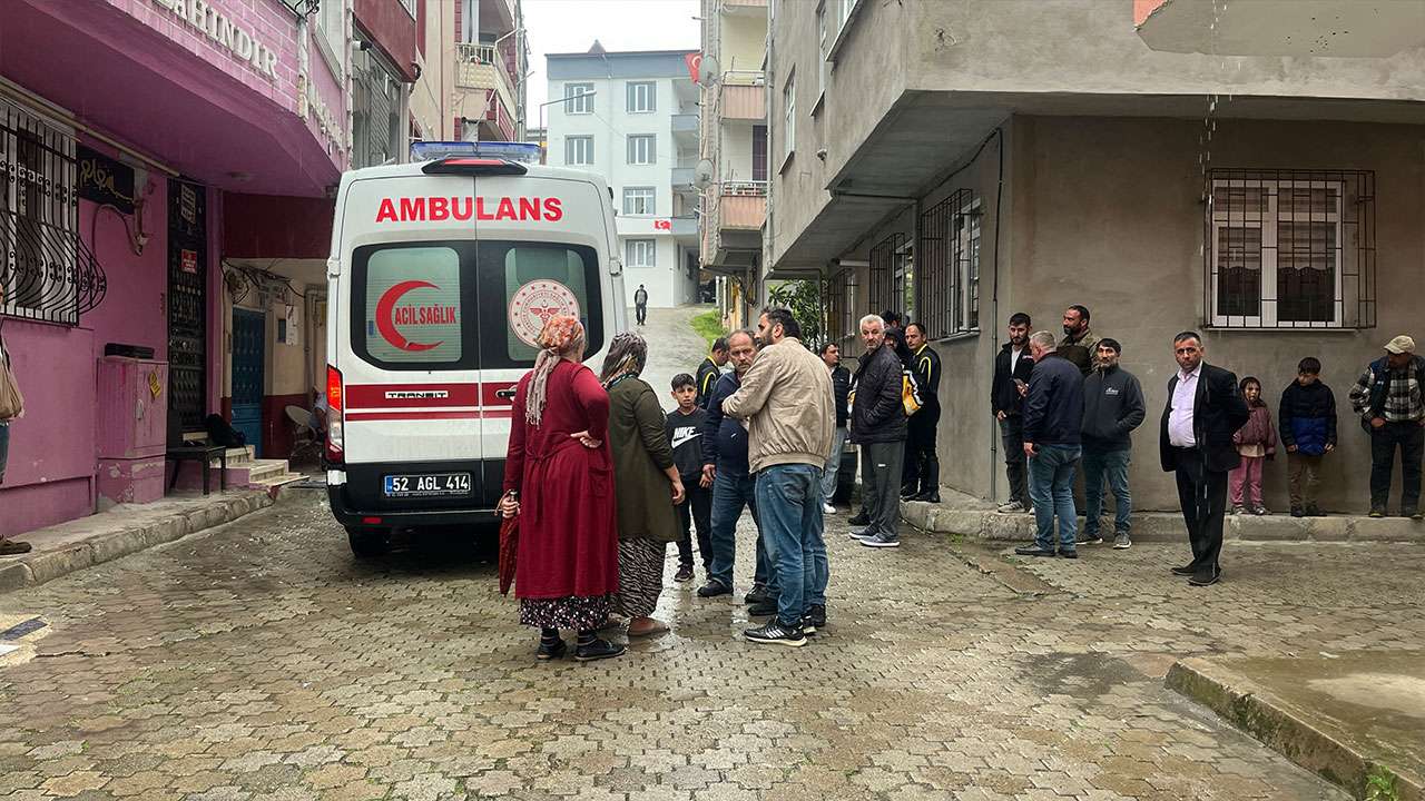 dereye-dusen-cocugu-vatandaslar-kurtardi