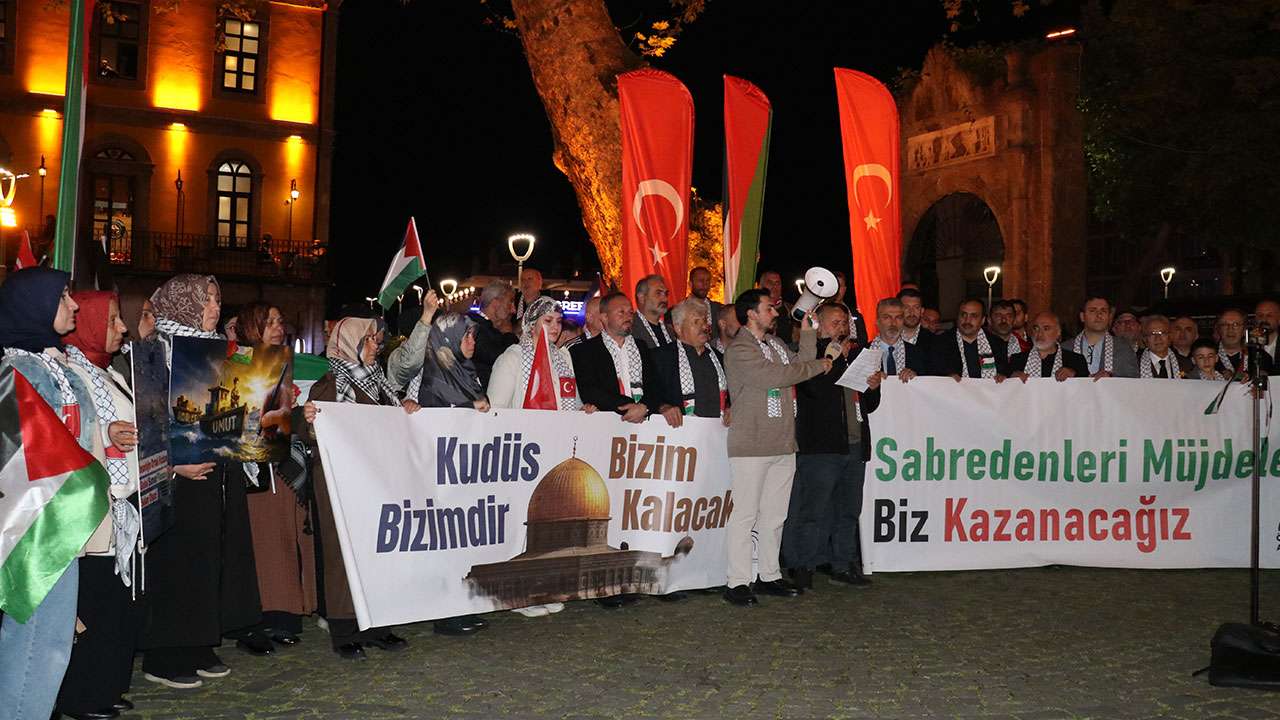 trabzon-ve-rizede-israil-protestosu-gazze-yalniz-degildir
