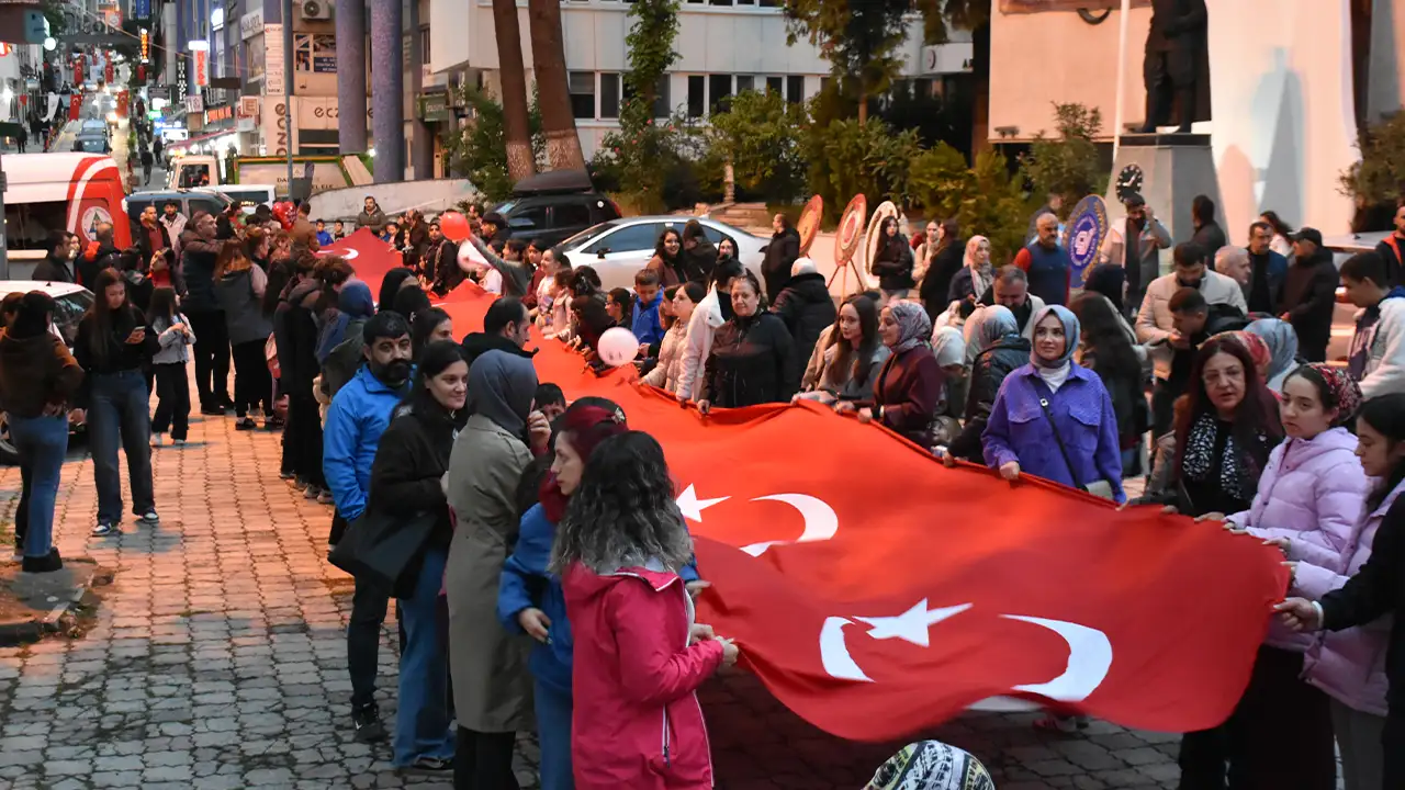 artvin-ve-orduda-19-mayis-yuruyuslerle-kutlandi