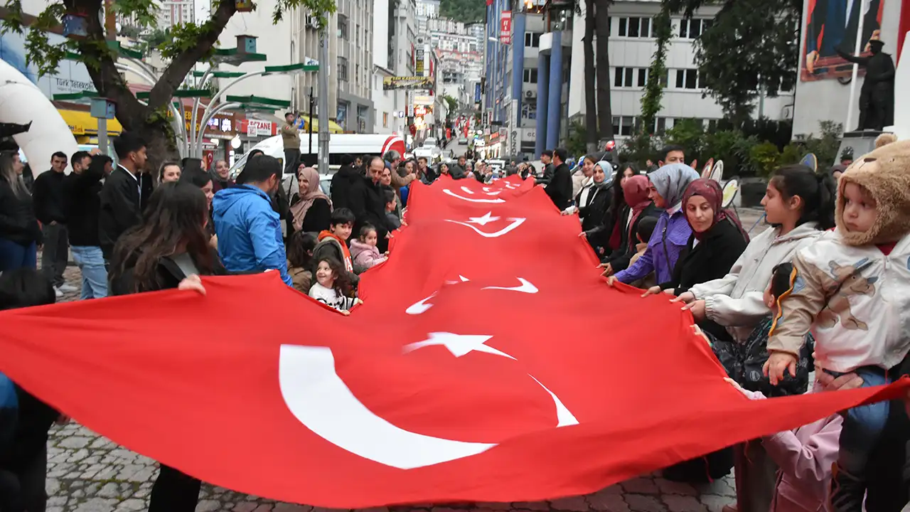 artvin-ve-orduda-19-mayis-yuruyuslerle-kutlandi