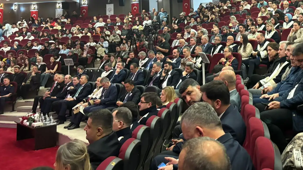 bakan-uraloglu-trabzon-universitesinin-8