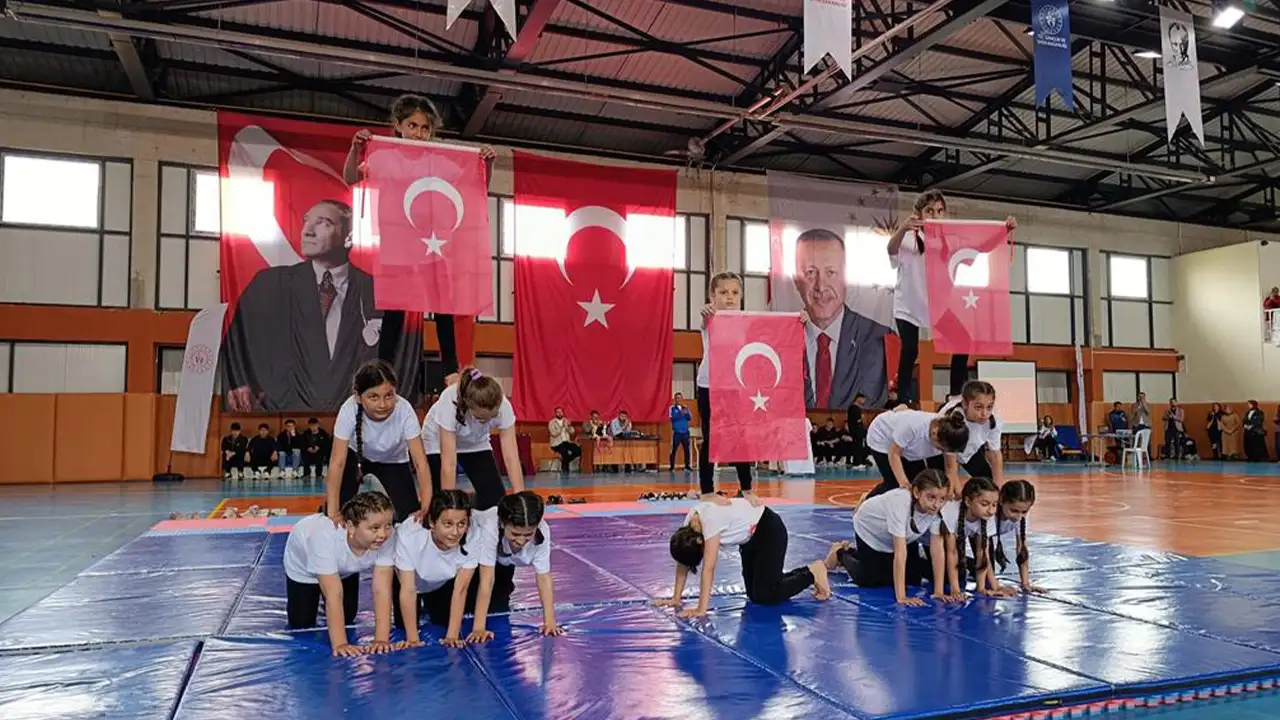 giresunun-3-ilcesinde-19-mayis-coskusu-yasandi