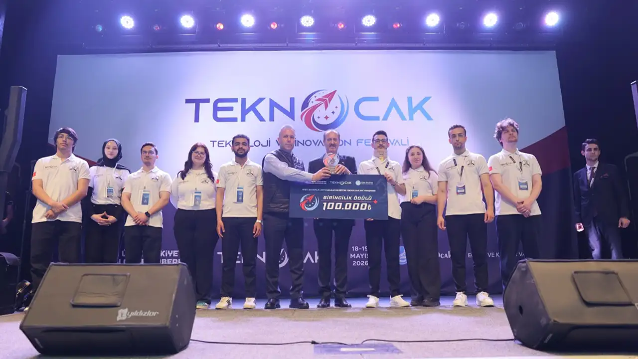 trabzonlu-takim-teknocak-festivalinde-turkiye-ikincisi-oldu