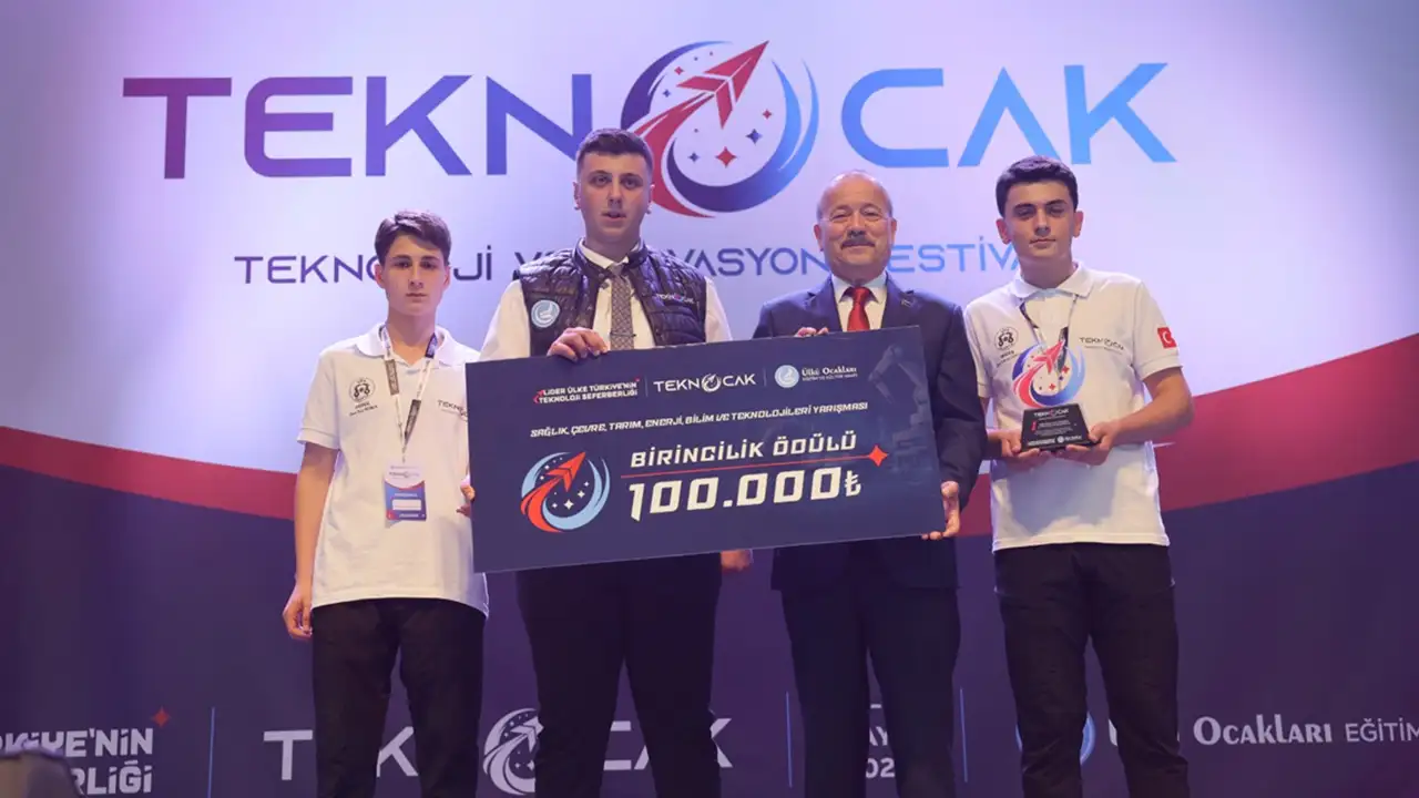 trabzonlu-takim-teknocak-festivalinde-turkiye-ikincisi-oldu