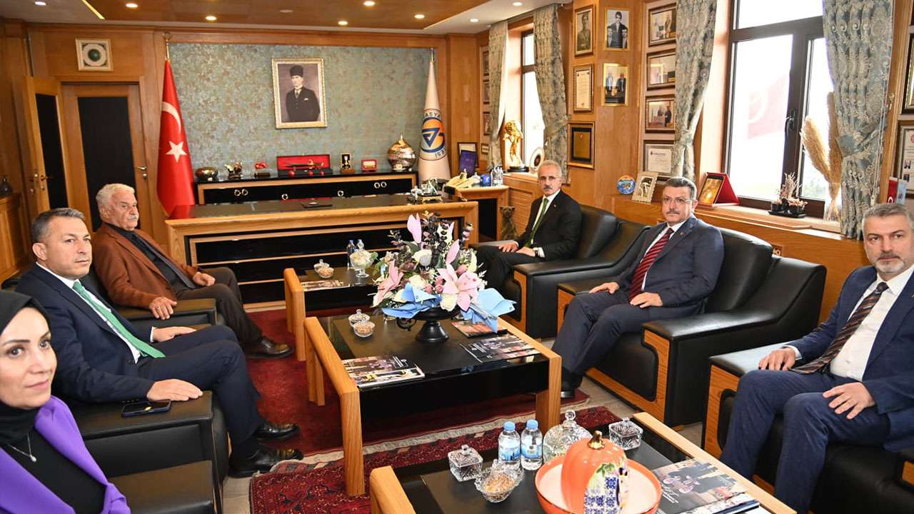 ulastirma-bakani-uralogludan-omer-yildiza-taziye-ziyareti