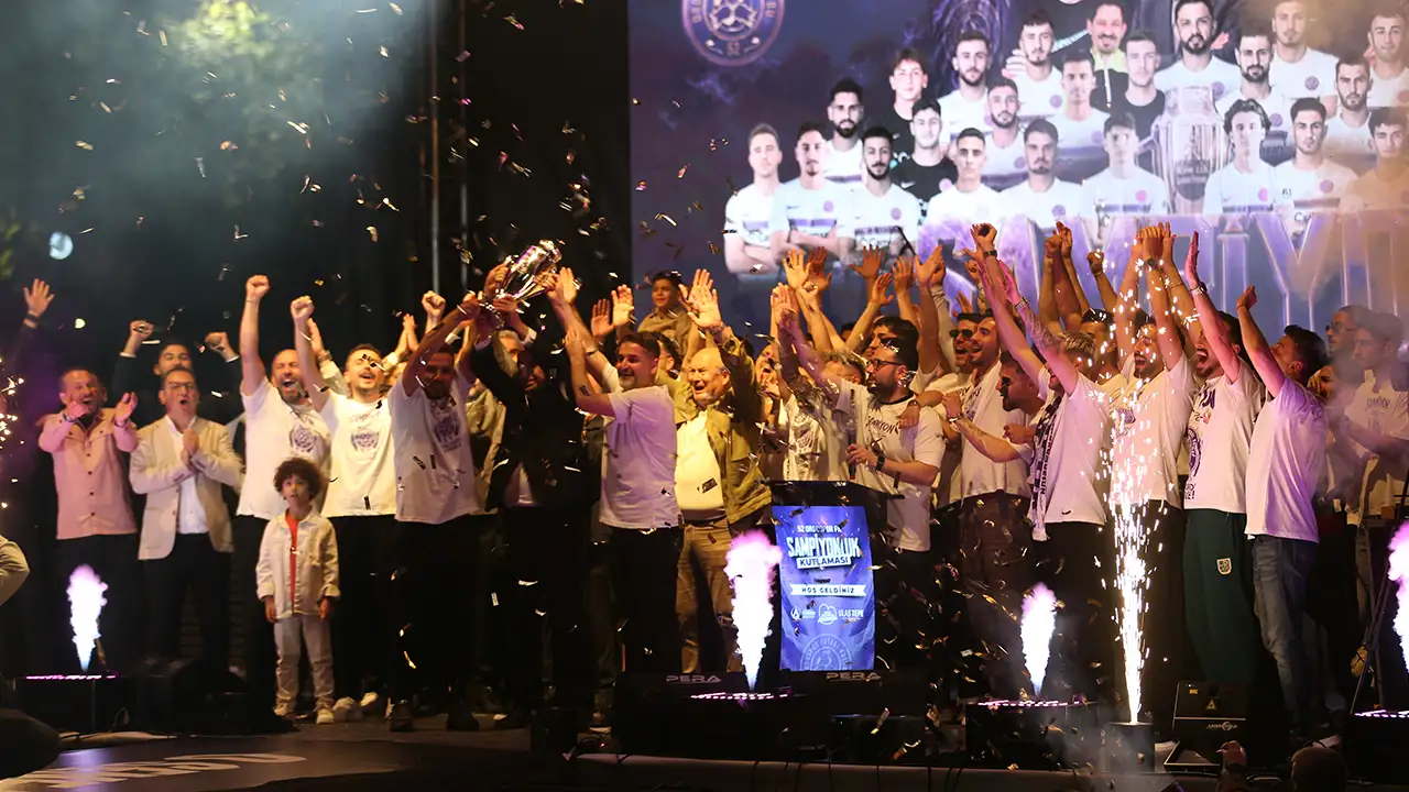 52-orduspor-fk-sampiyonlugu-taraftariyla-kutladi