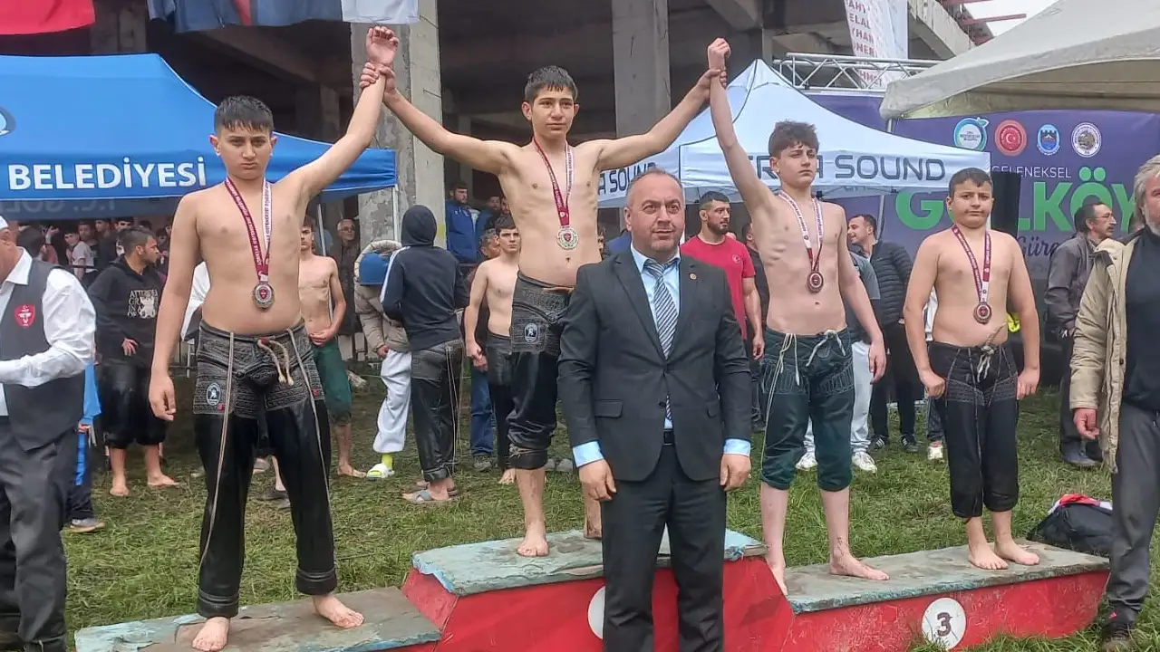 golkoy-yagli-gureslerinde-baspehlivan-ismail-balaban-oldu